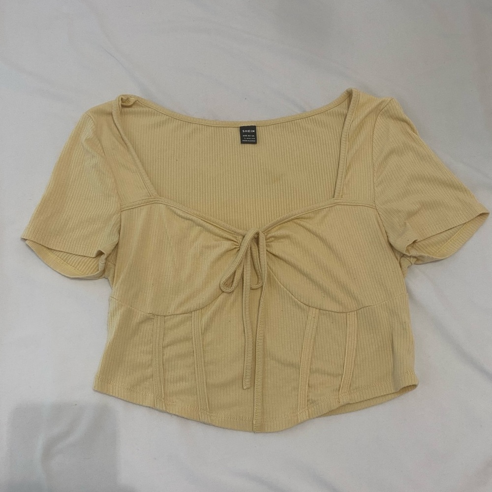 SHEIN Light Yellow Ribbed Sweetheart Crop Top